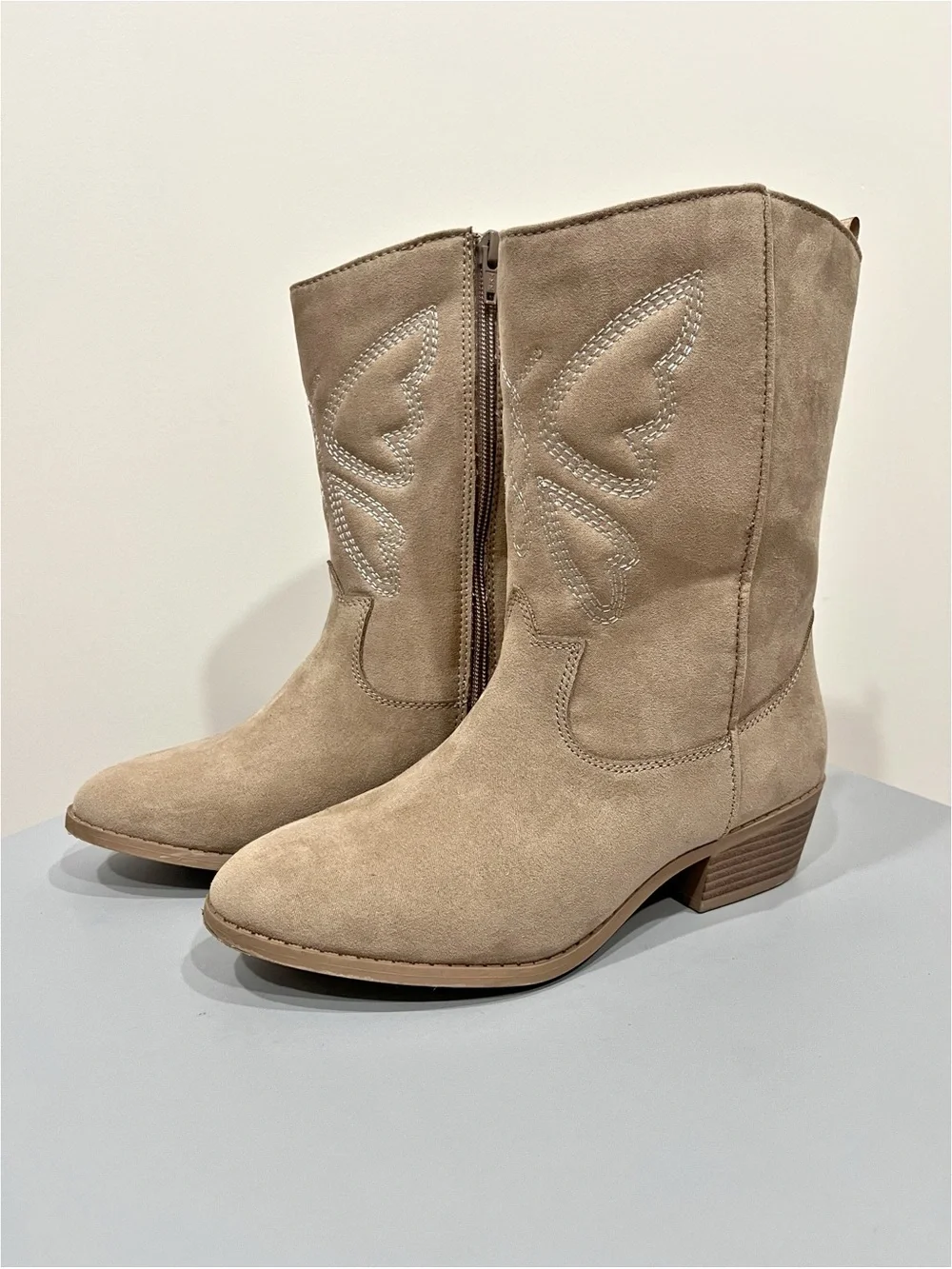 Old Navy Girls Tan Faux Suede Western Cowboy Boots Size 5 Youth Embroidered